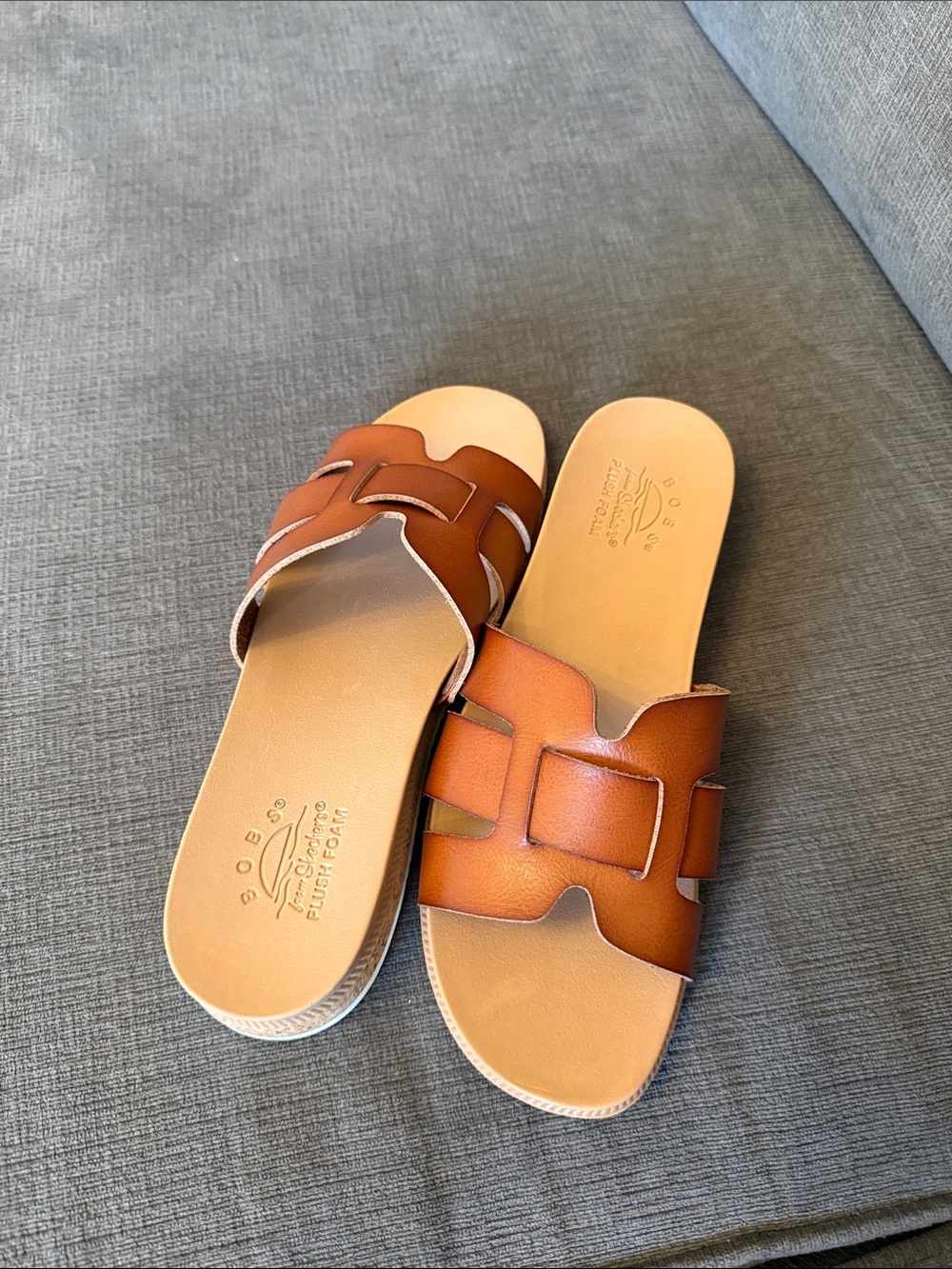 NWOT - Skechers womens Tan Leather Slide Sandals